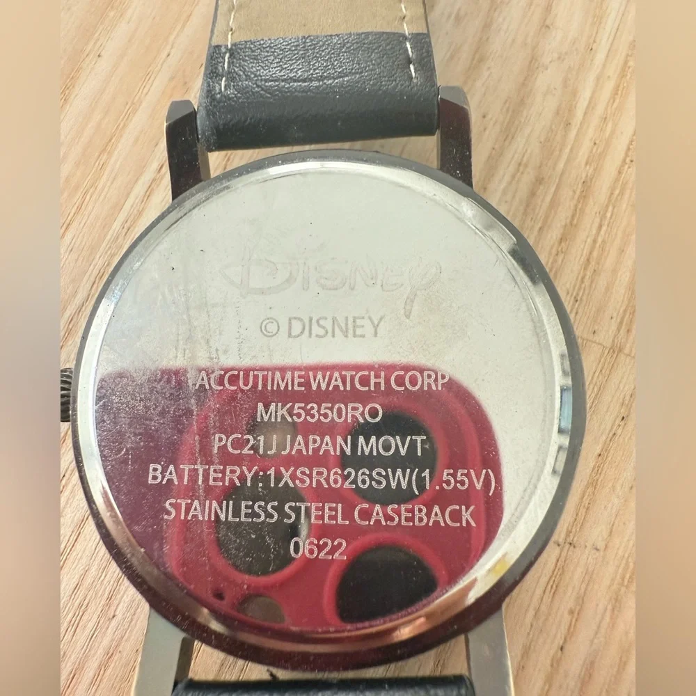 Disney mens Mickey Mouse watch NEW BATTERY